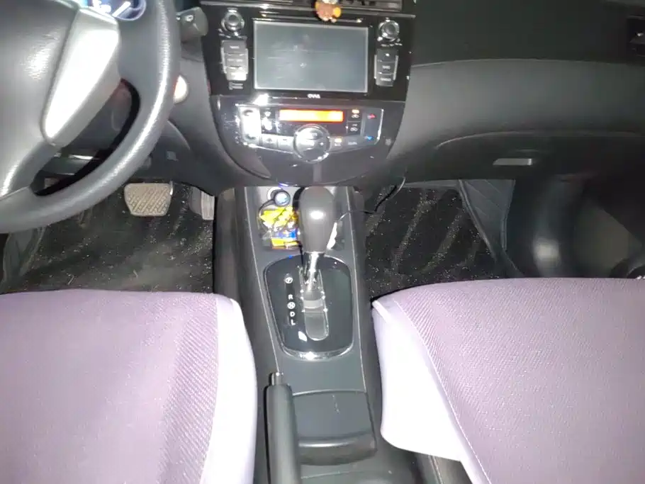 Nissan Tiida — миниатюра 16