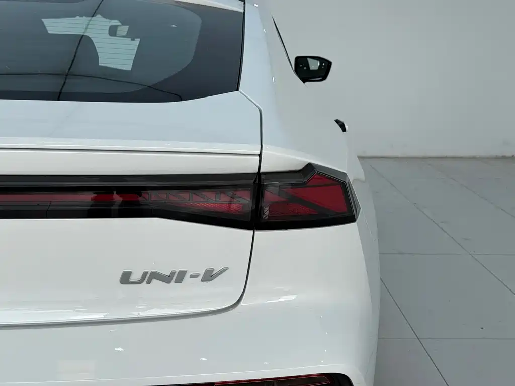 Changan UNI-V — миниатюра 10
