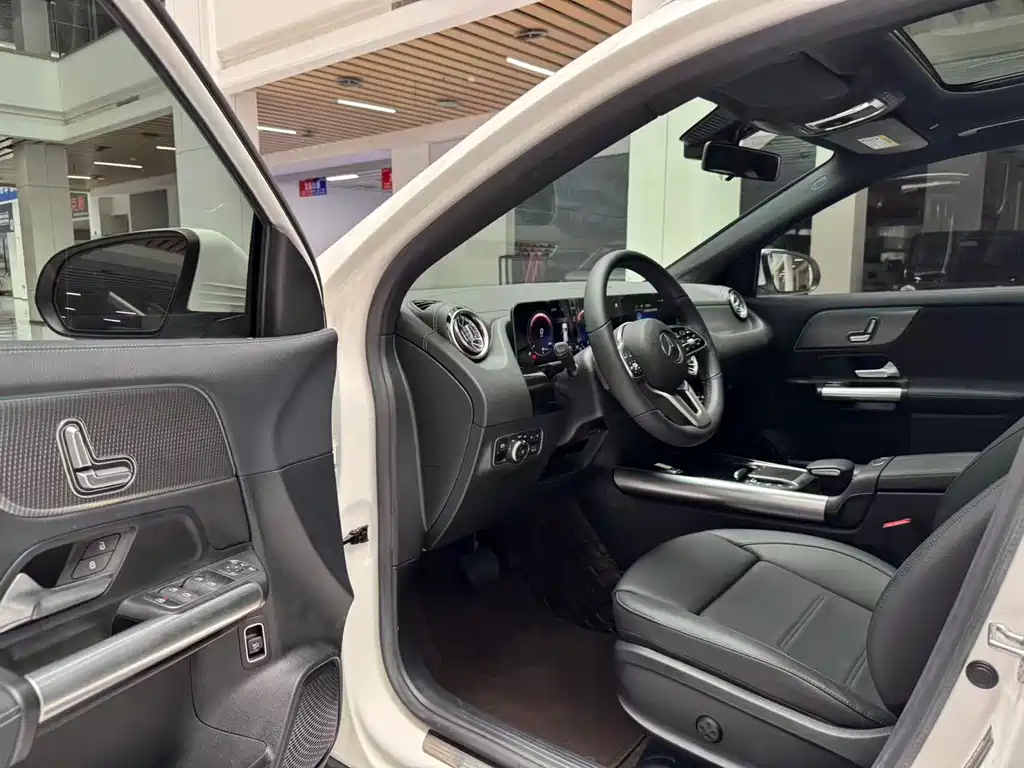 Mercedes-Benz GLA — миниатюра 9