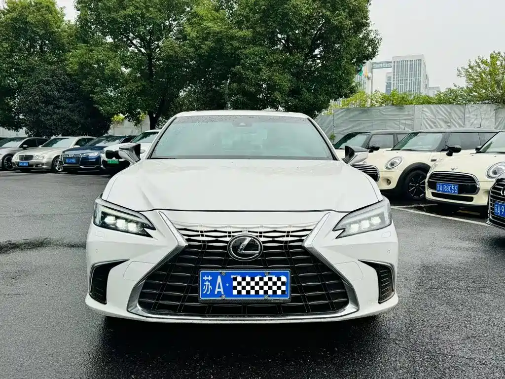 Lexus ES — миниатюра 2
