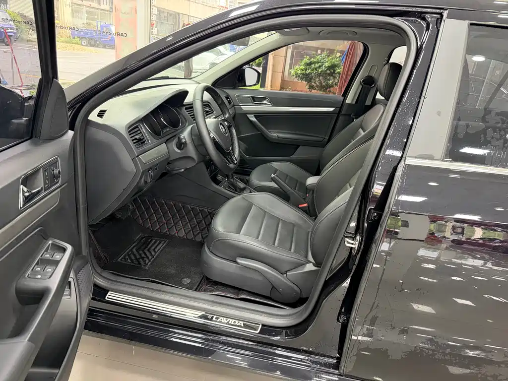 Volkswagen Lavida 2017 1.6L AT Comfort