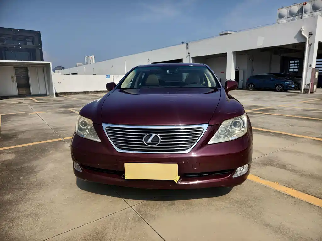 Lexus LS — миниатюра 2
