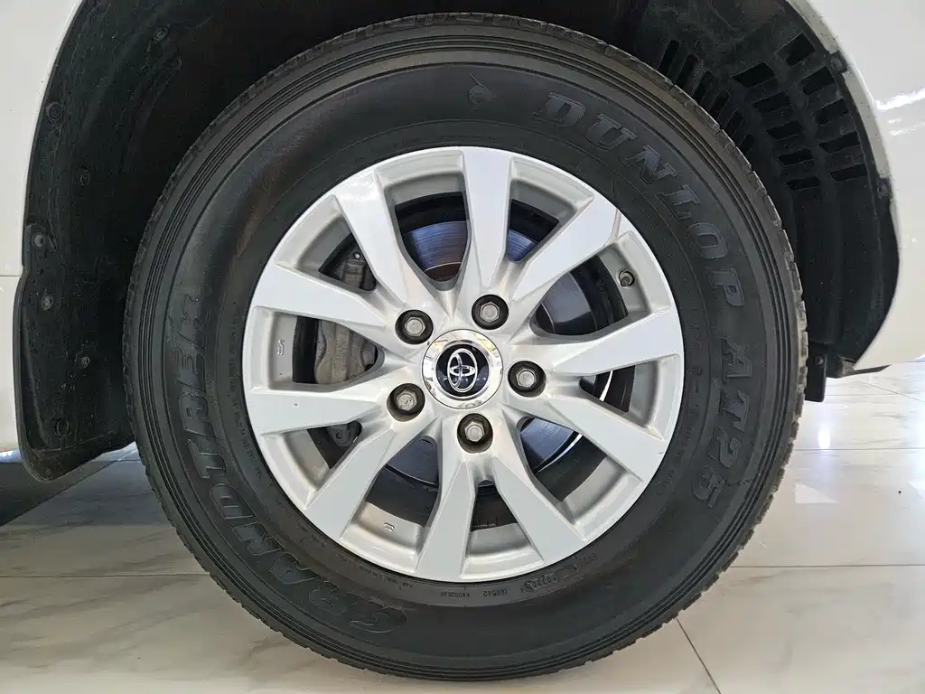 Toyota Land Cruiser 2018 5.7L AT