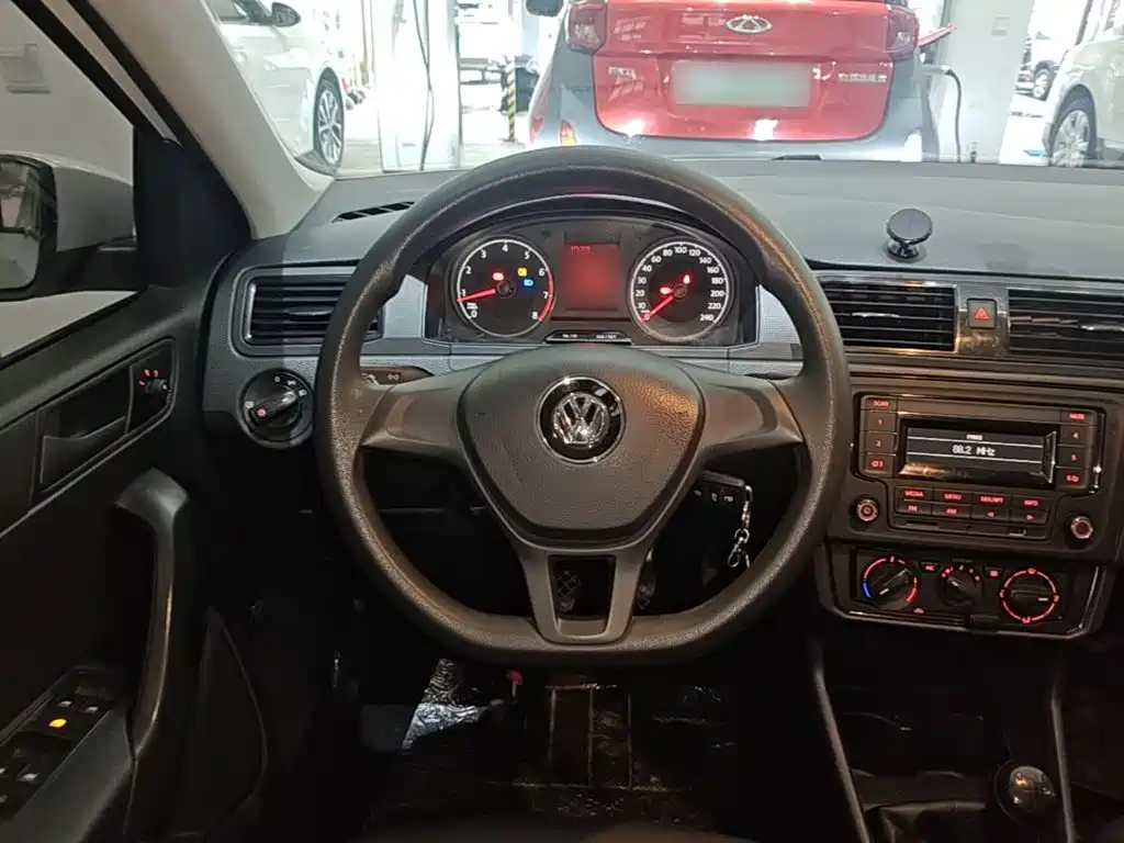 Volkswagen Santana — миниатюра 11