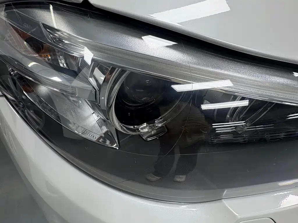 BMW 5 Series — миниатюра 4