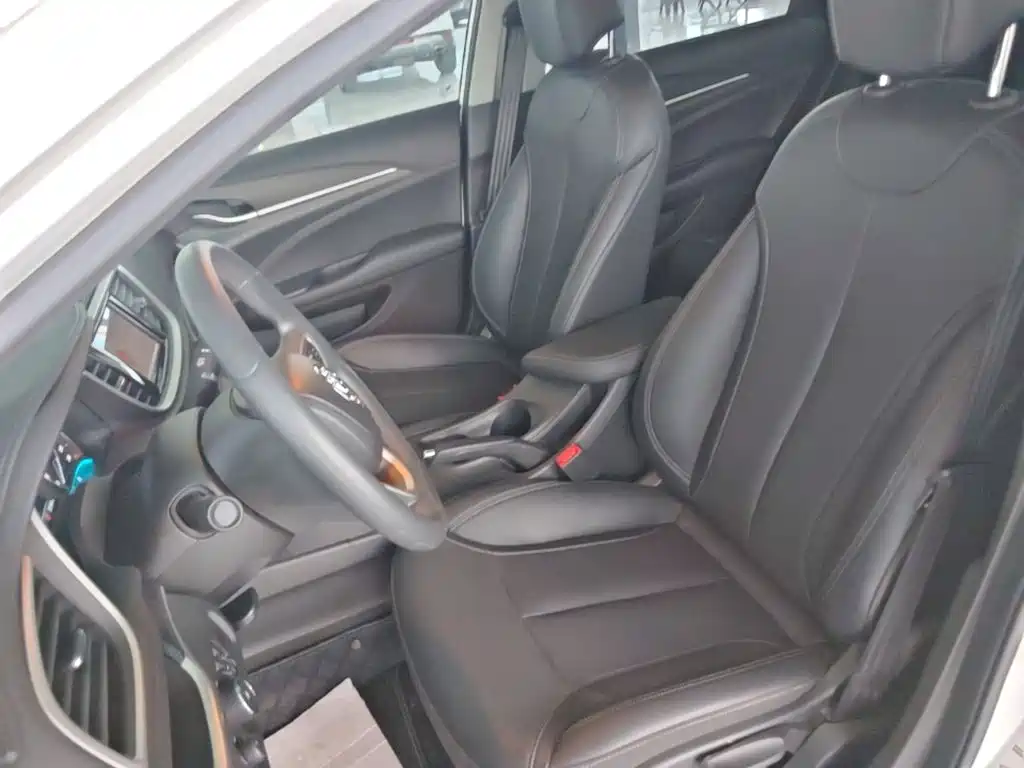 Buick Excelle — миниатюра 15