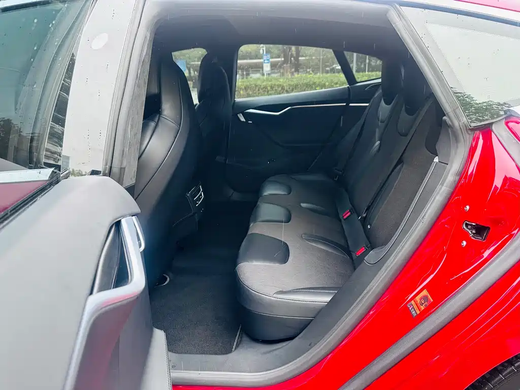 Tesla Model S — миниатюра 6