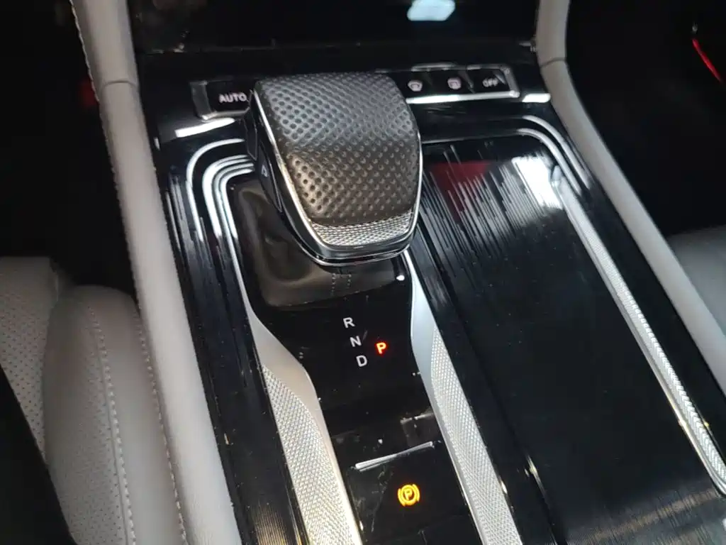 Hongqi Hongqi H5 PHEV — миниатюра 7