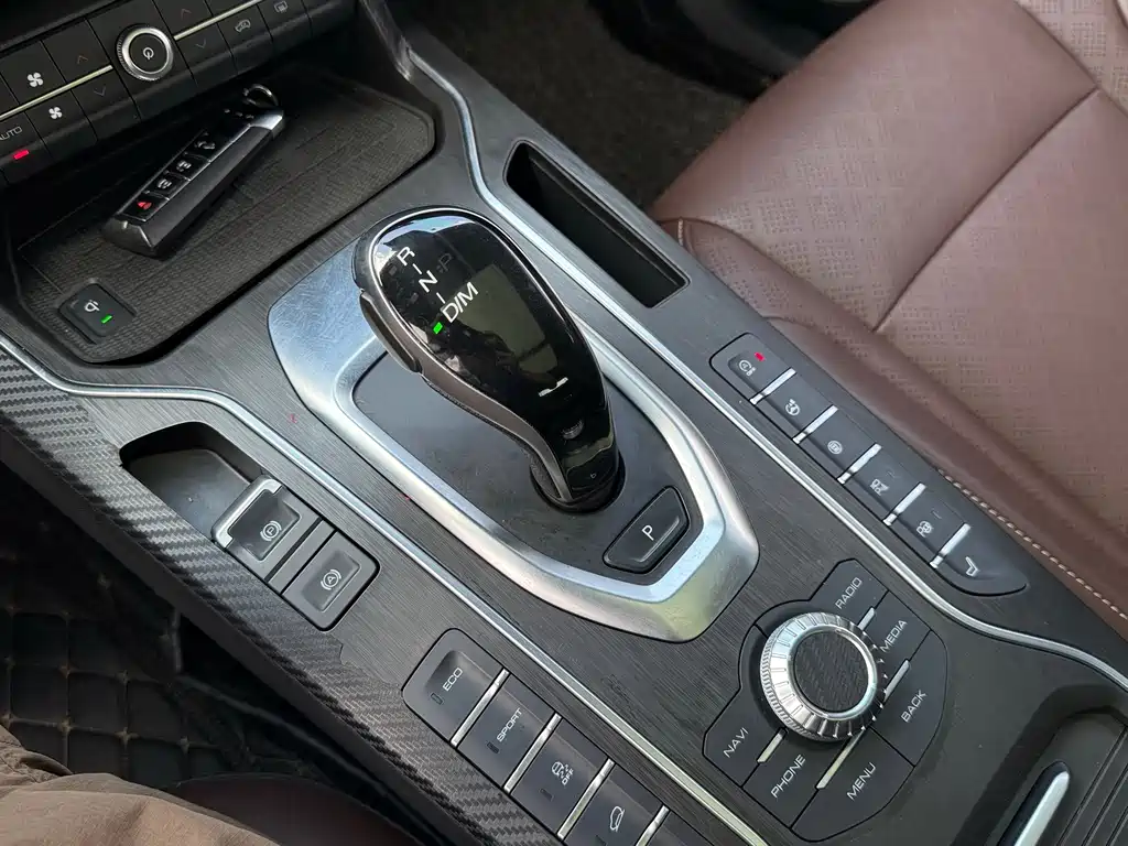Wey Wey VV6 — миниатюра 15