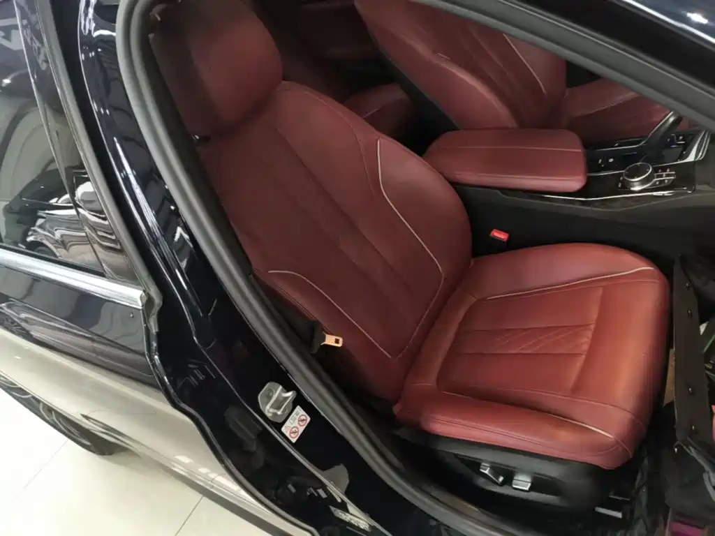 BMW 5 Series — миниатюра 25