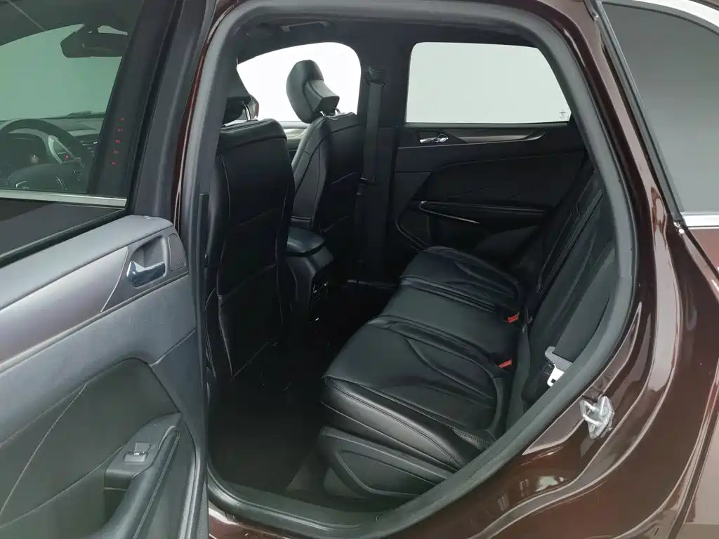 Lincoln MKC — миниатюра 15