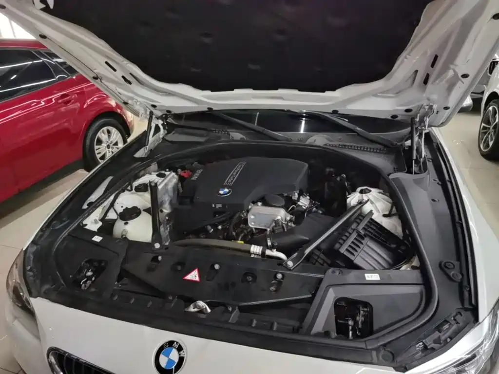 BMW 5 Series — миниатюра 20