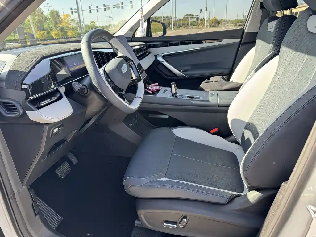 Geely Boyue L — миниатюра 11