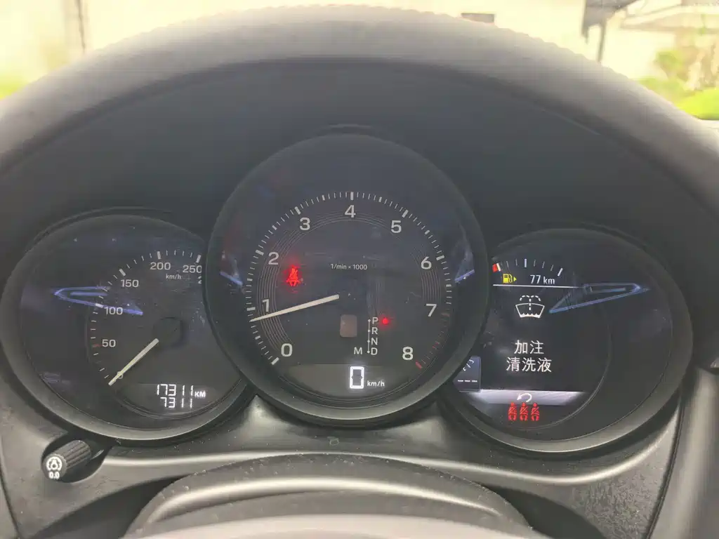 Porsche Macan — миниатюра 3