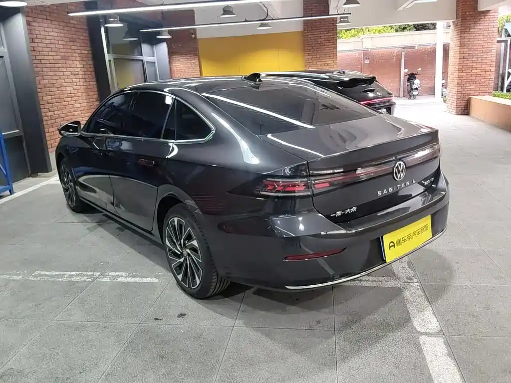 Volkswagen Sagitar — миниатюра 3