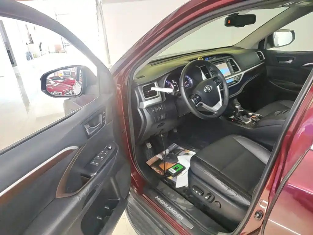Toyota Highlander — миниатюра 16