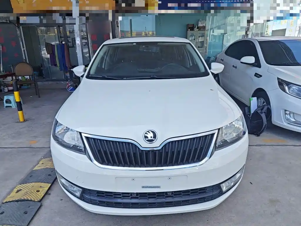 Skoda Rapid Spaceback — миниатюра 3