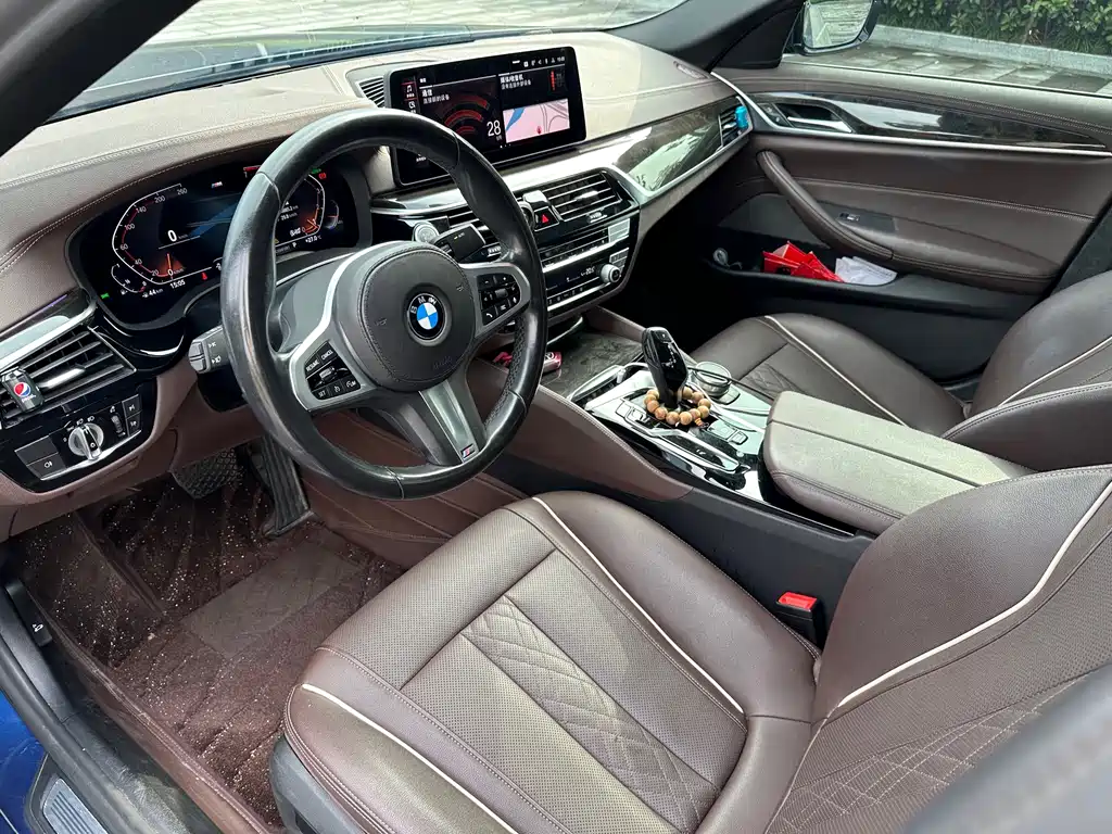 BMW 5 Series — миниатюра 9