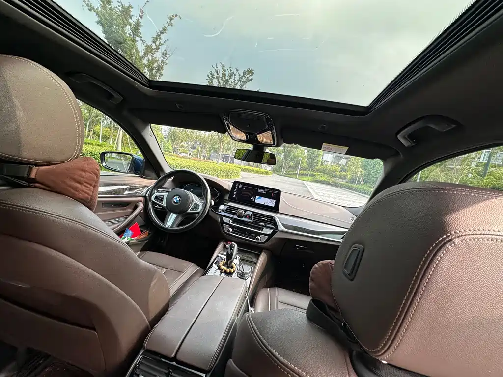 BMW 5 Series — миниатюра 11
