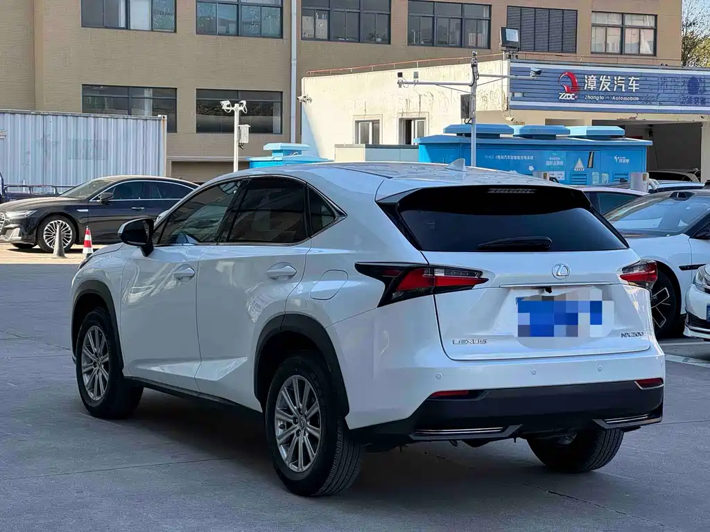 LEXUS NX
