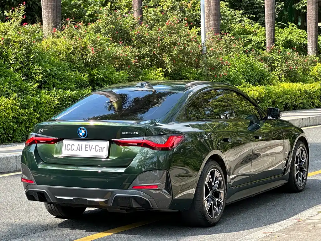 BMW i4 — миниатюра 18