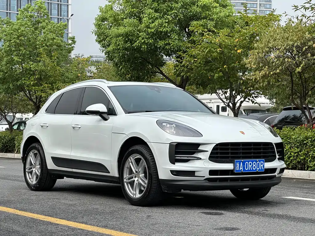 Porsche Macan — миниатюра 3