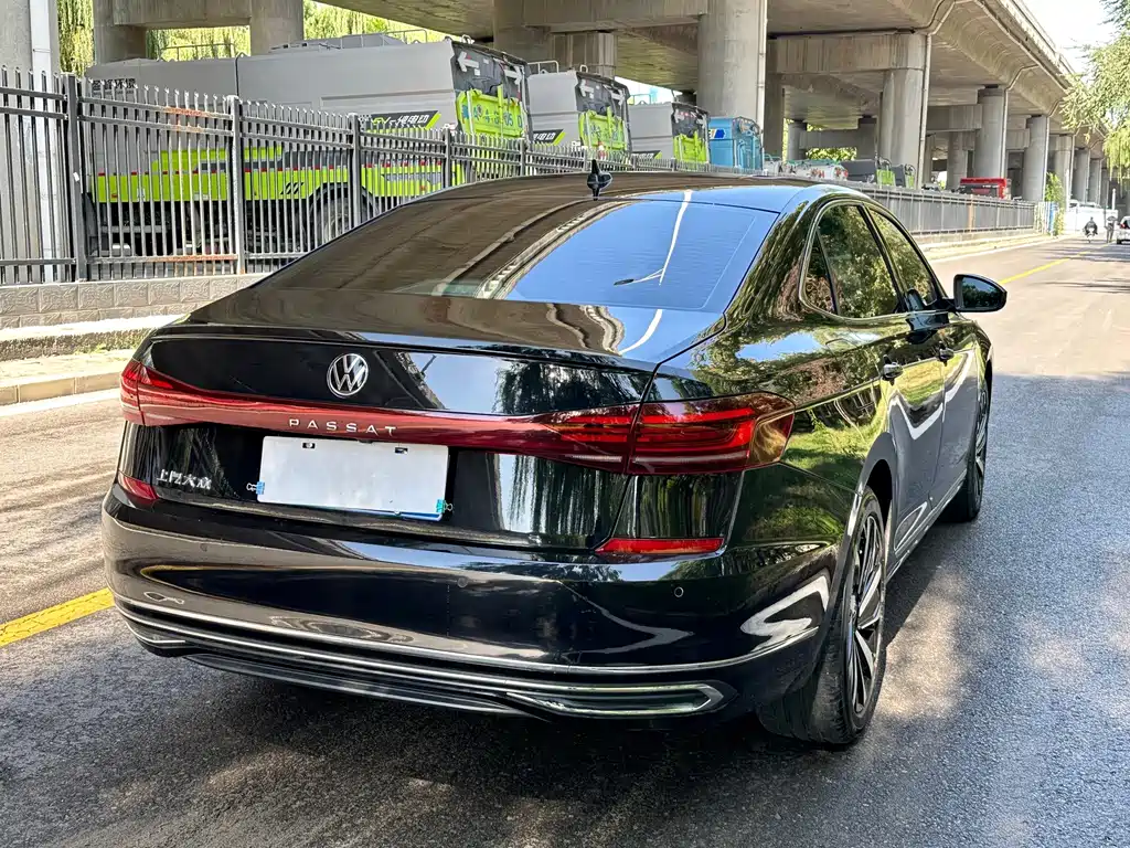 Volkswagen Passat — миниатюра 7