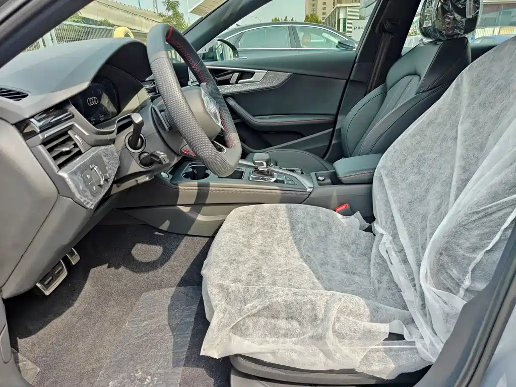 Audi A4L — миниатюра 4