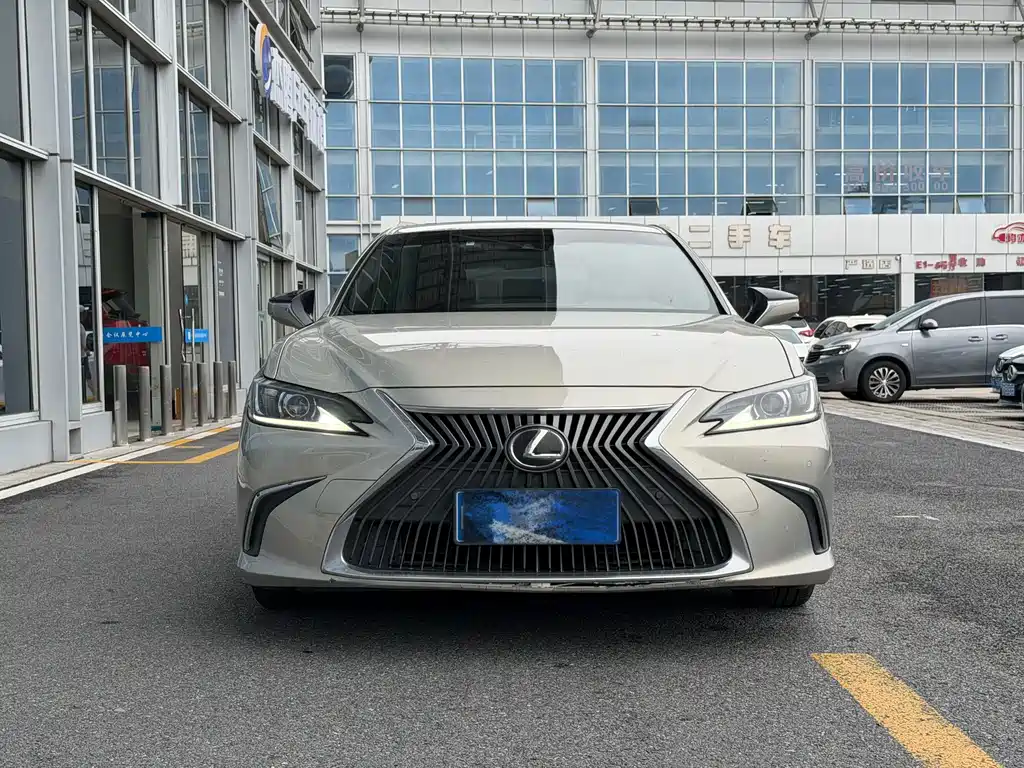 Lexus ES — миниатюра 2