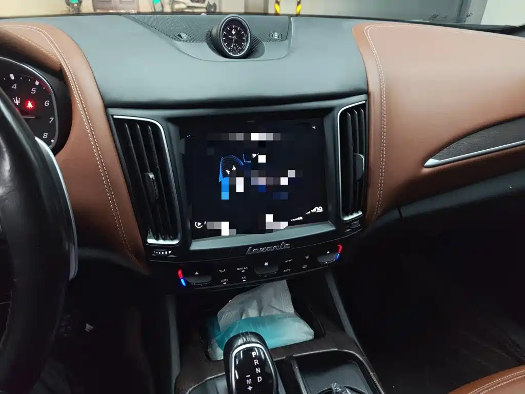 Maserati Levante — миниатюра 6