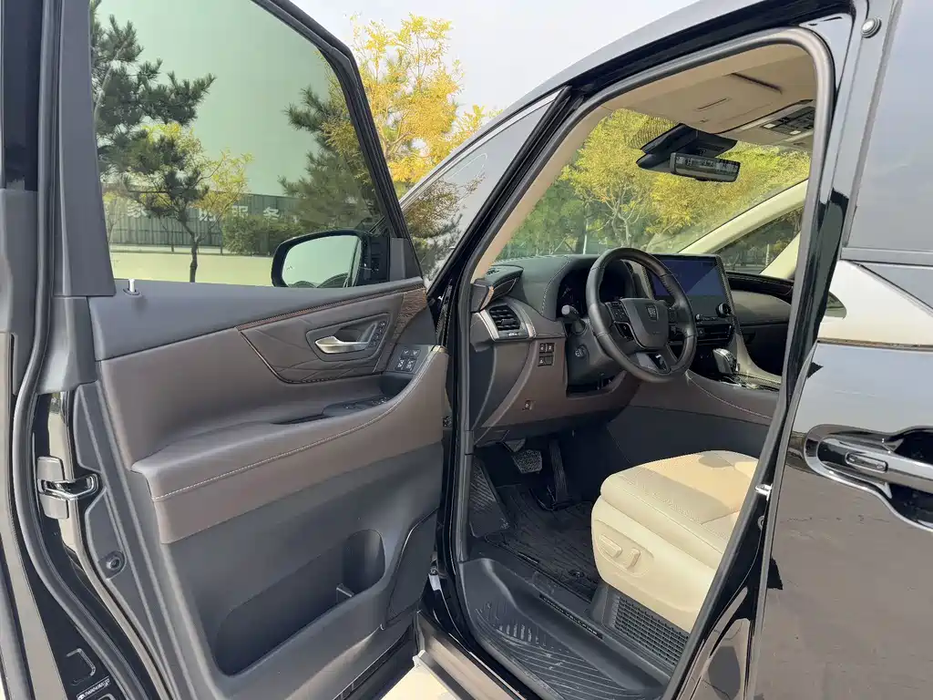 Toyota Vellfire — миниатюра 11