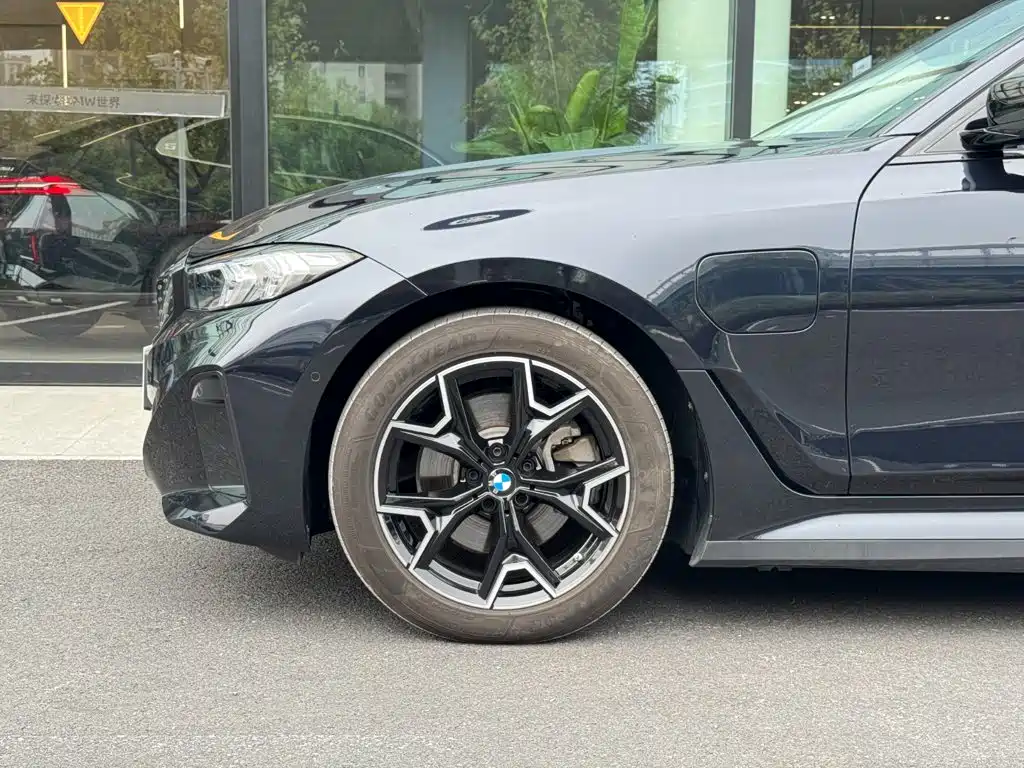 BMW i3 — миниатюра 5