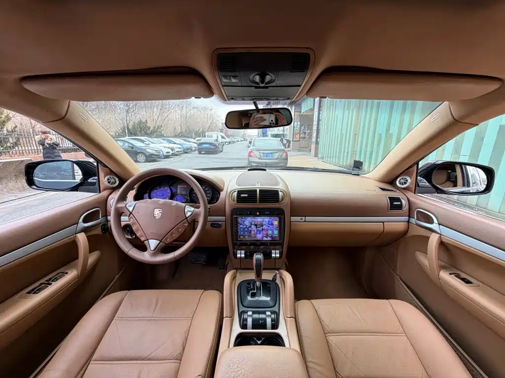 Porsche Cayenne — миниатюра 4