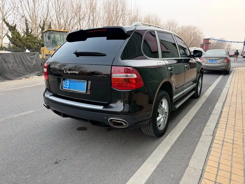 Porsche Cayenne — миниатюра 11