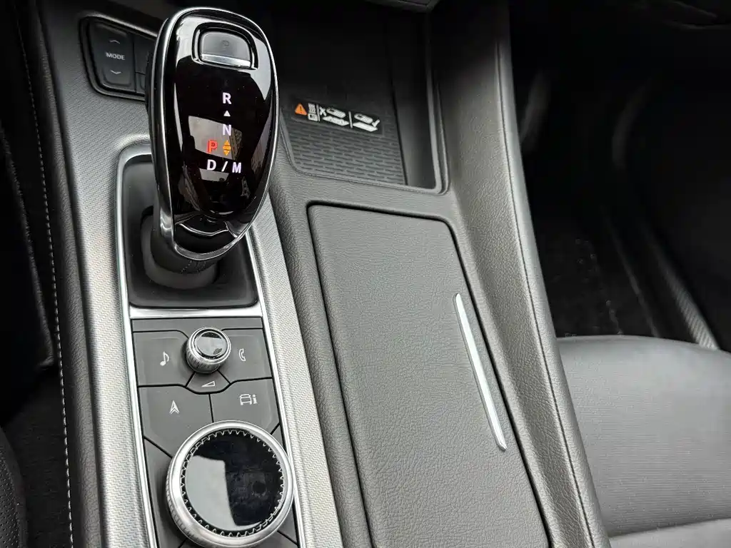 Cadillac CT5 — миниатюра 24