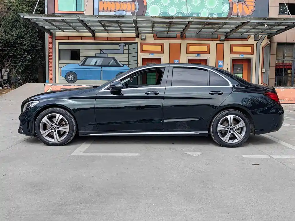 Mercedes-Benz C-Class — миниатюра 23