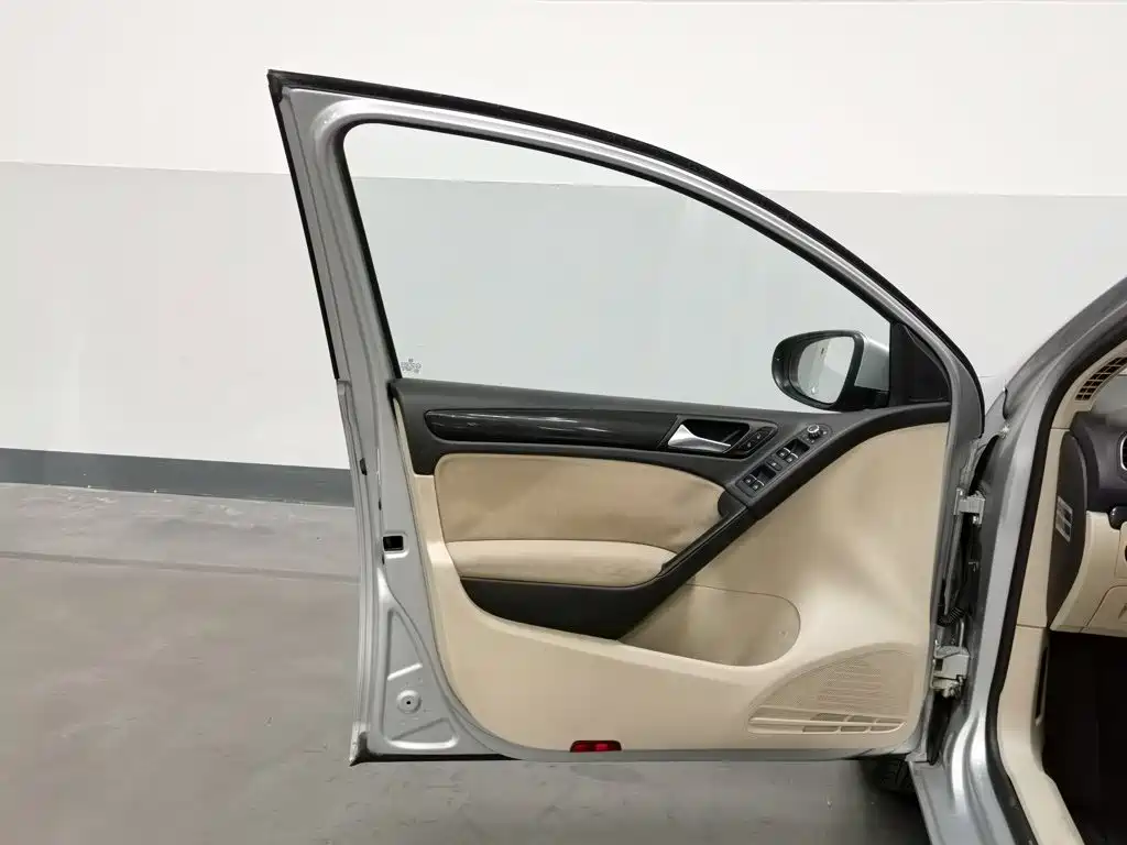 Volkswagen Golf — миниатюра 8