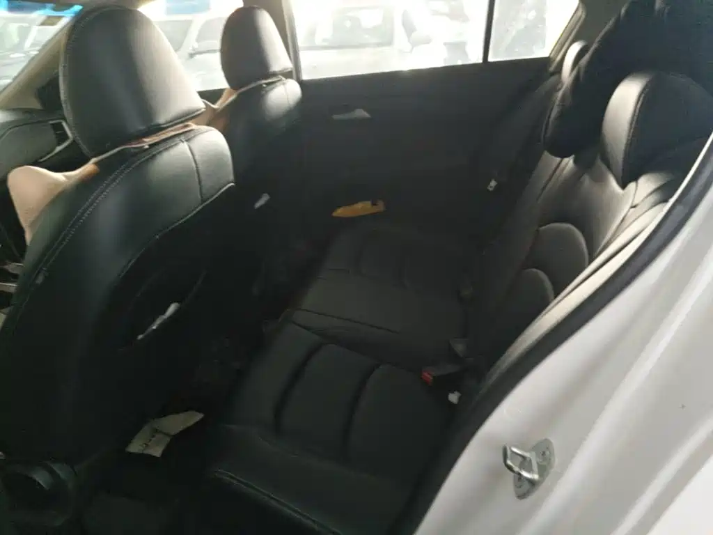 Chevrolet Cavalier — миниатюра 17