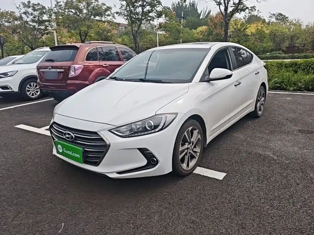 Hyundai Elantra — миниатюра 2