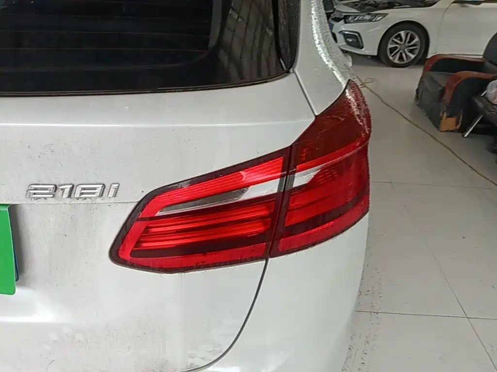 BMW 2 Series Active Tourer — миниатюра 8
