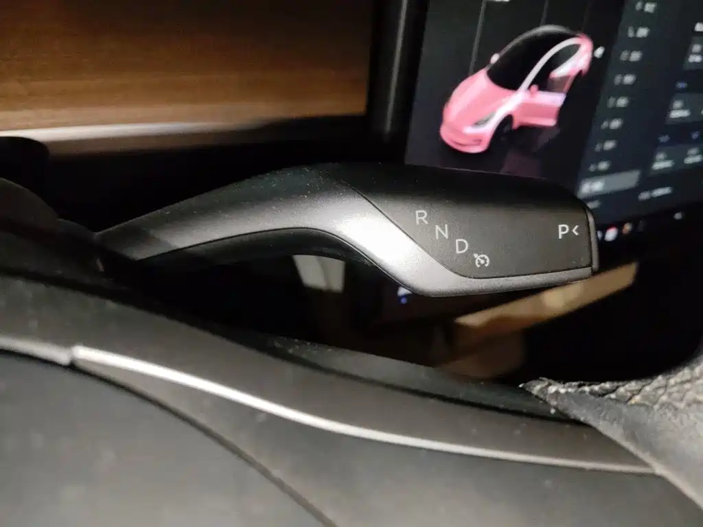 Tesla Model 3 — миниатюра 10