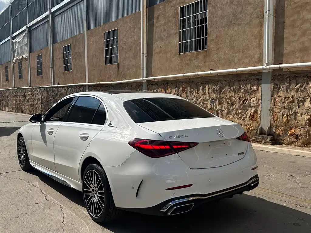 Mercedes-Benz C-Class — миниатюра 8