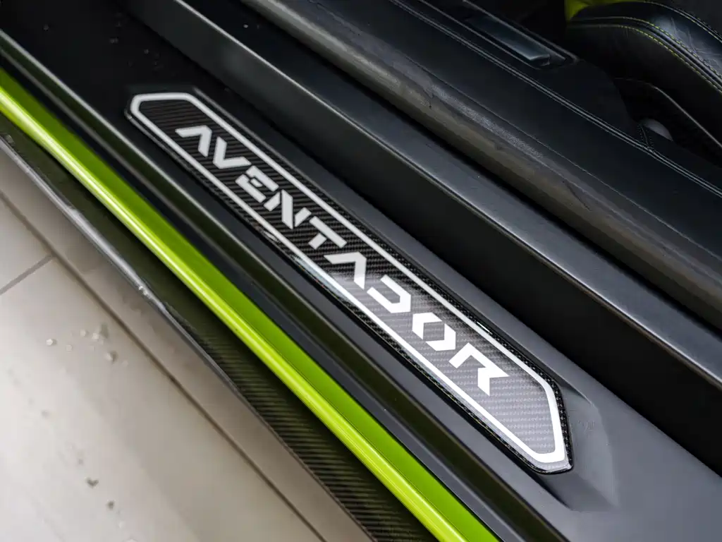 Lamborghini Aventador — миниатюра 23