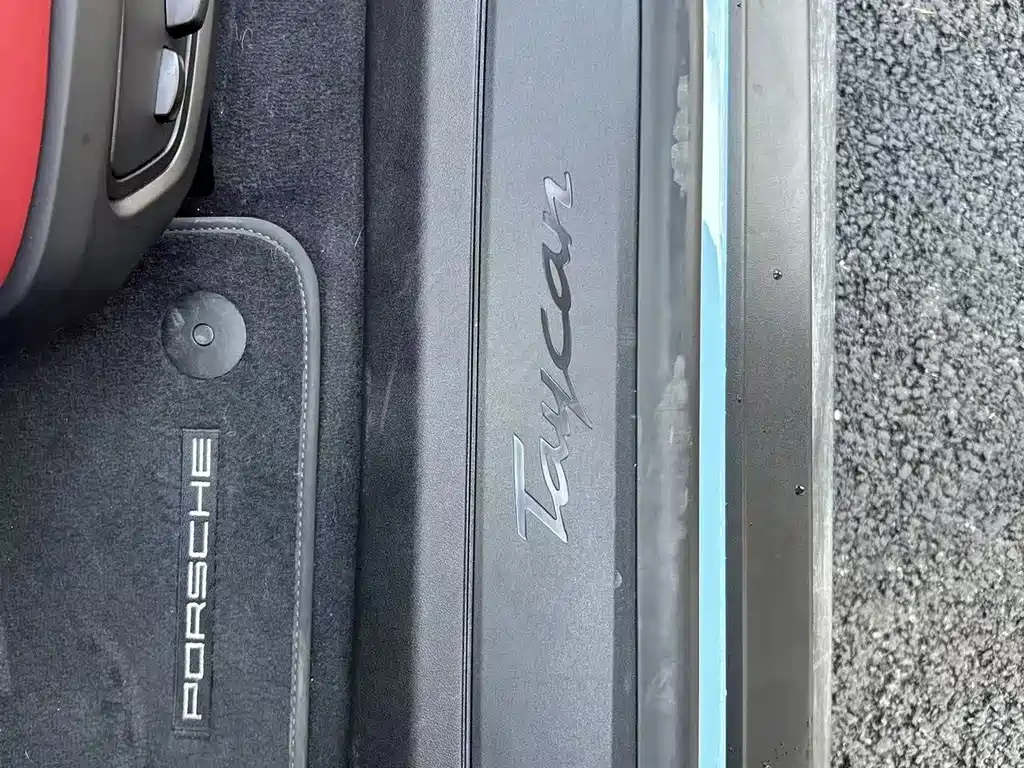 PORSCHE TAYCAN