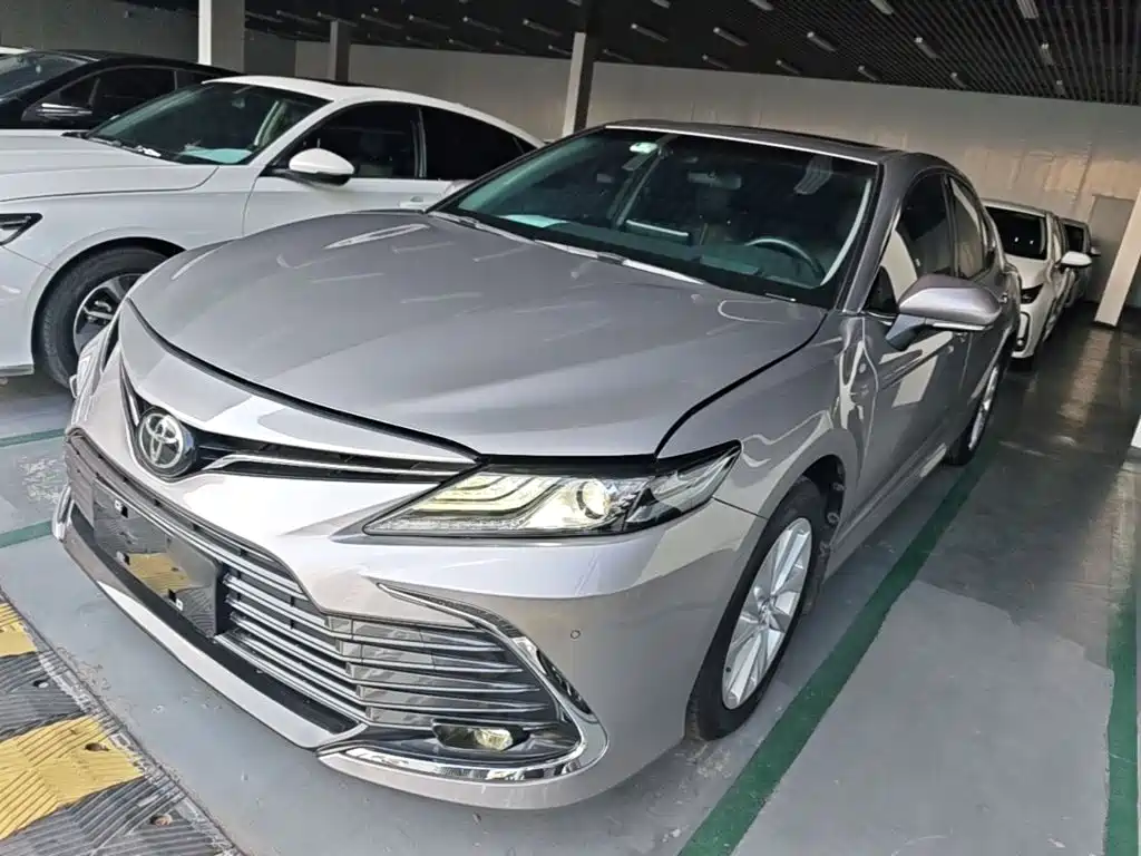 Toyota Camry — миниатюра 2