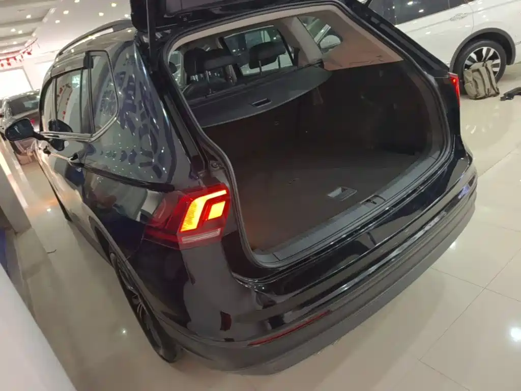 Volkswagen Tiguan L — миниатюра 5