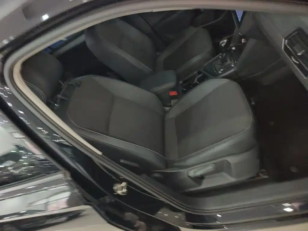 Volkswagen Tiguan L — миниатюра 25