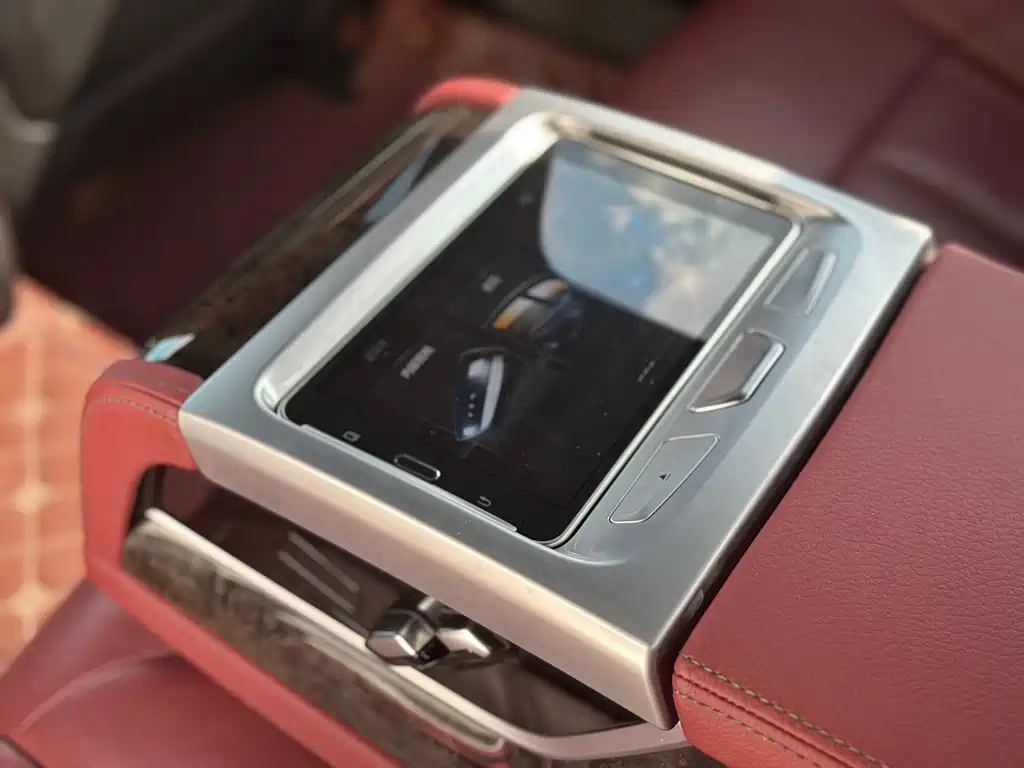 BMW 5 Series — миниатюра 11