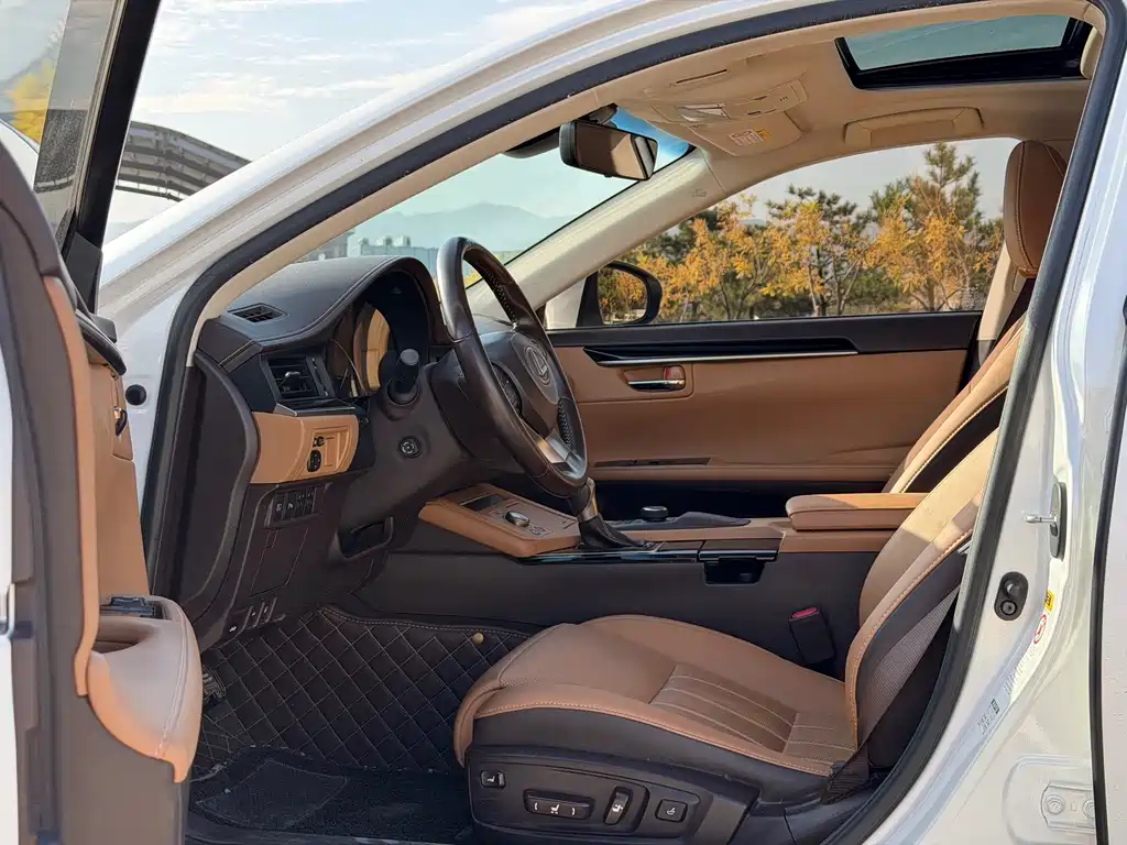 Lexus ES — миниатюра 2