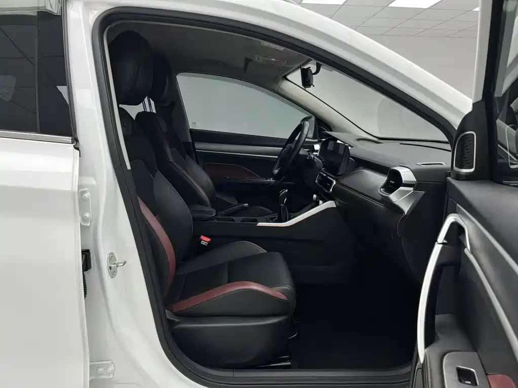 Geely Binyue — миниатюра 16